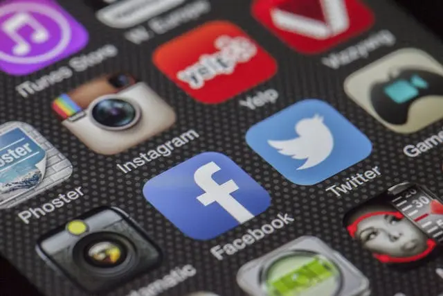 Social media icons iphone